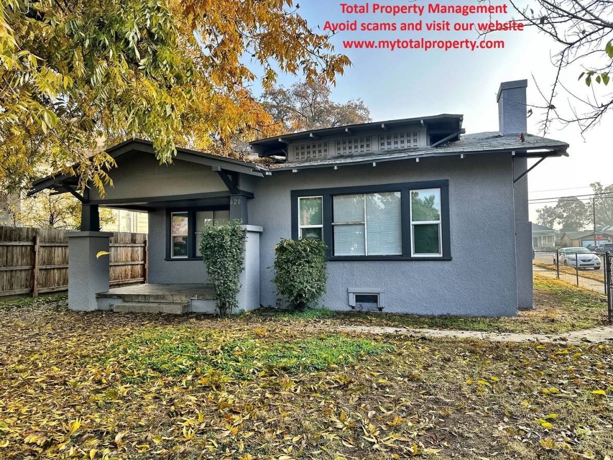 Apartment for rent at 620 S Court St, Visalia, CA 93277