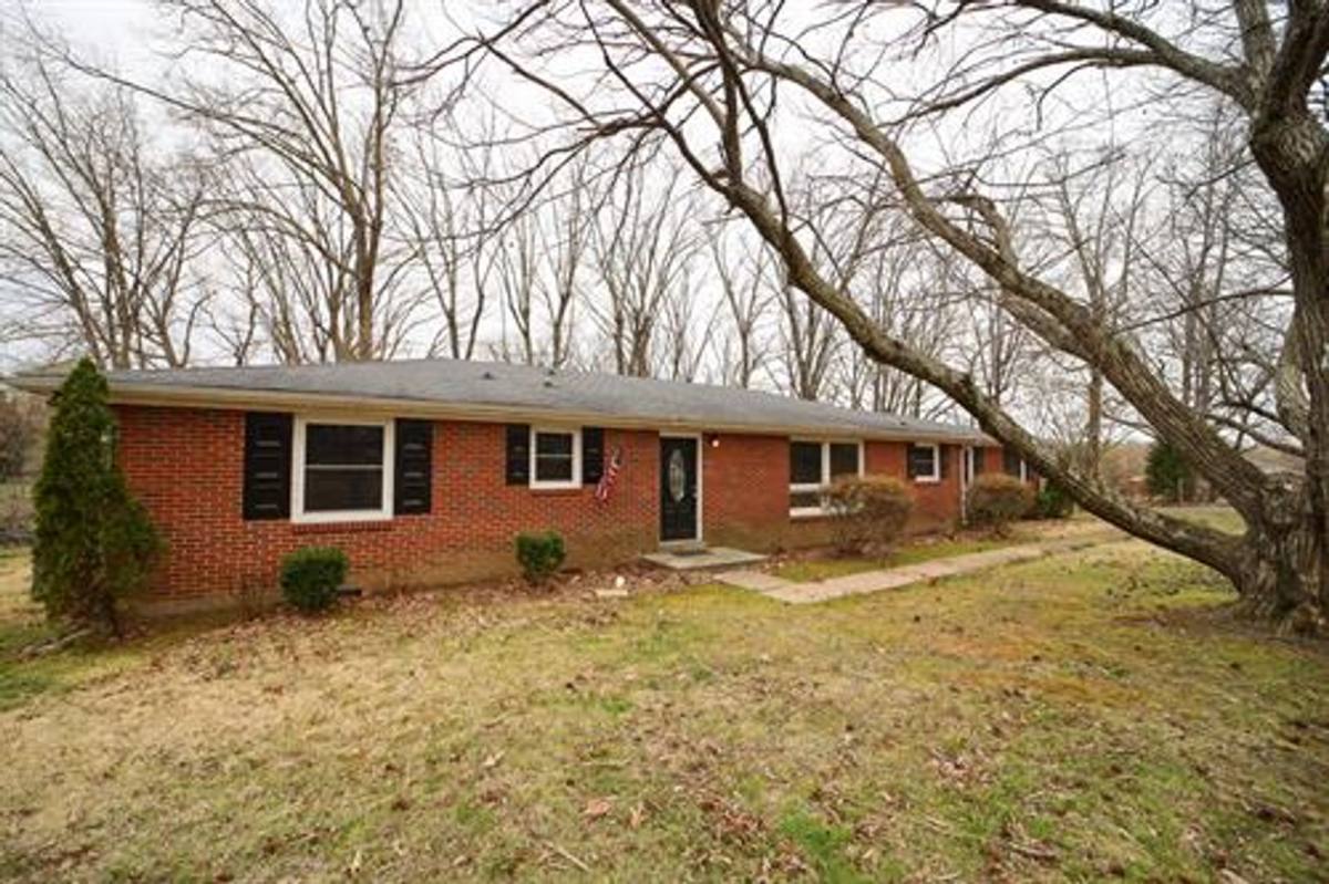 House for rent at 112 Stone Mountain Rd, Clarksville, TN 37042