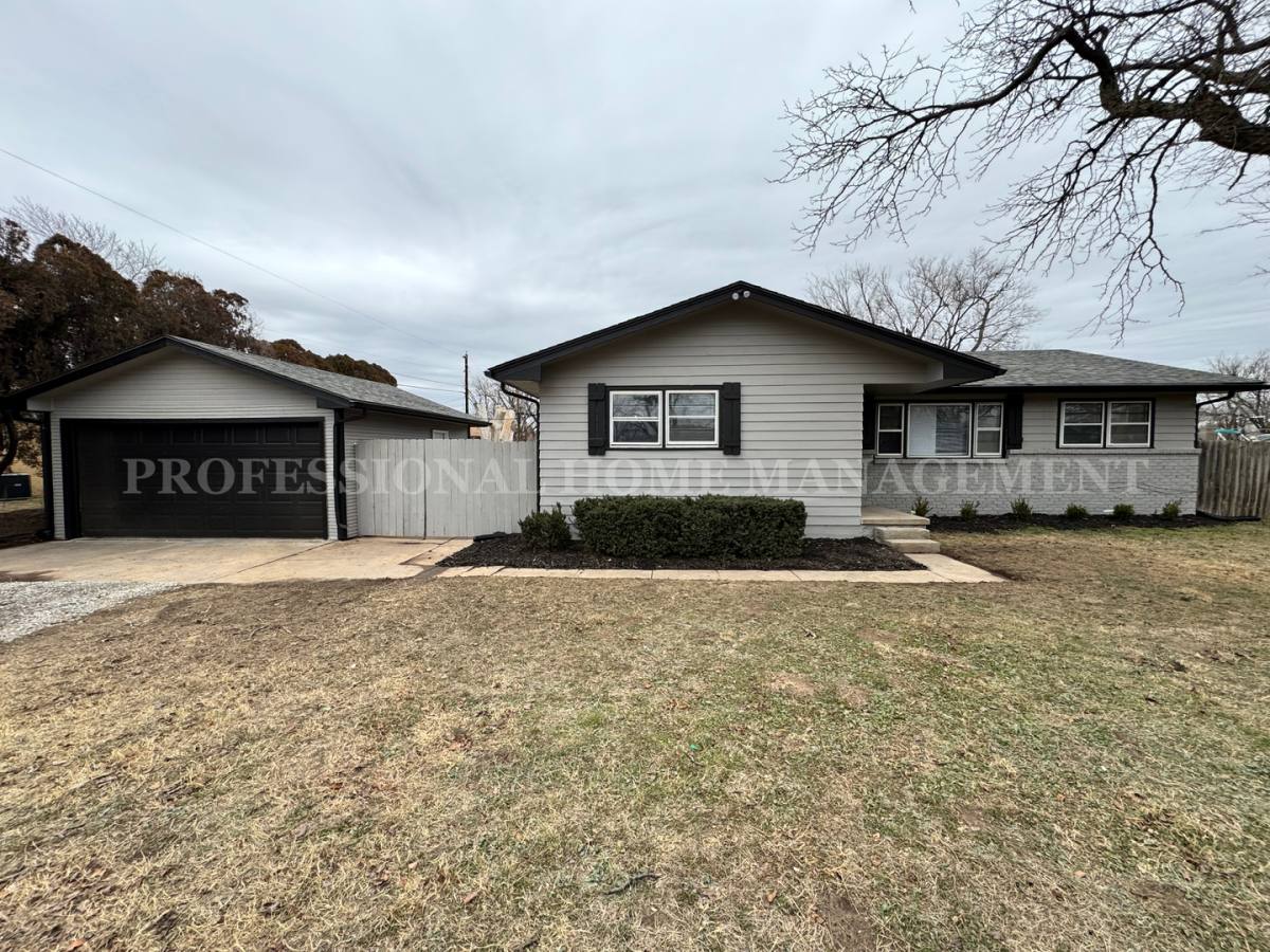 House for rent at 428 S Meadowhaven, Wichita, KS 67209