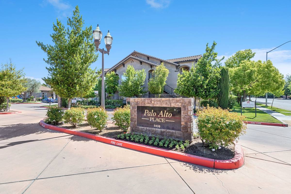 Apartment for rent at 5430 Palo Alto Ave, Fresno, CA 93722