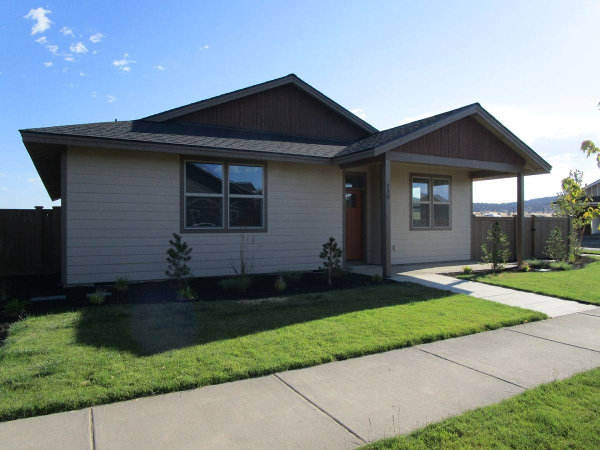 House for rent at 750 NE Whistle Way, Prineville, OR 97754