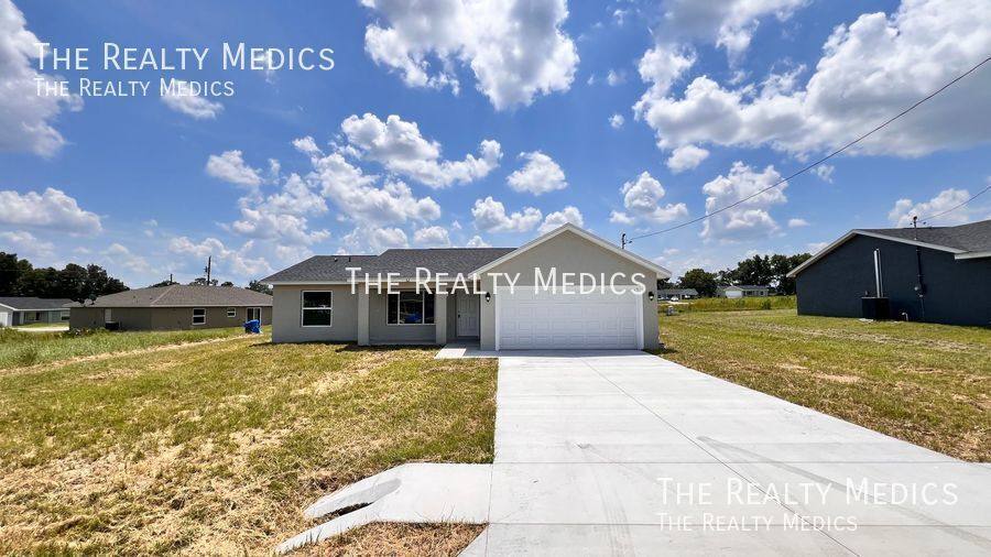 House for rent at 52 Maple Dr, Ocklawaha, FL 32179