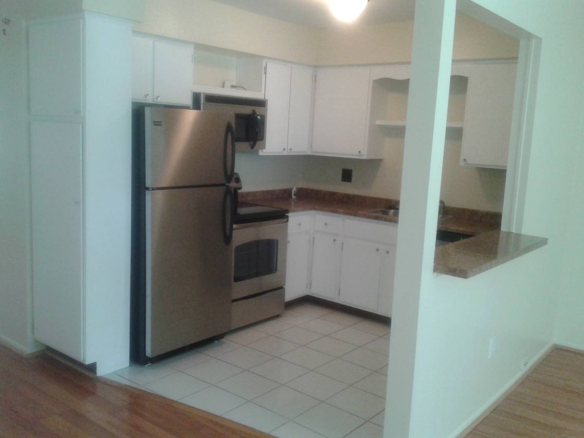 Apartment for rent at 4905 Briarwood, Royal Oak, MI 48073