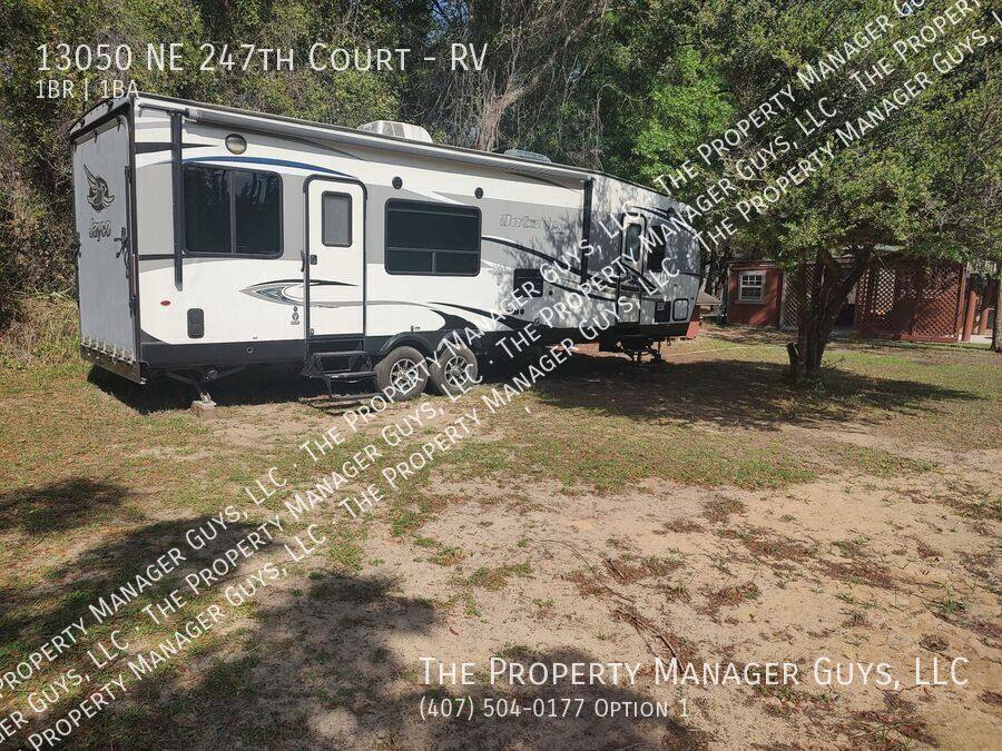 Apartment for rent at 13050 NE 247th Court #RV, Fort McCoy, FL 32134