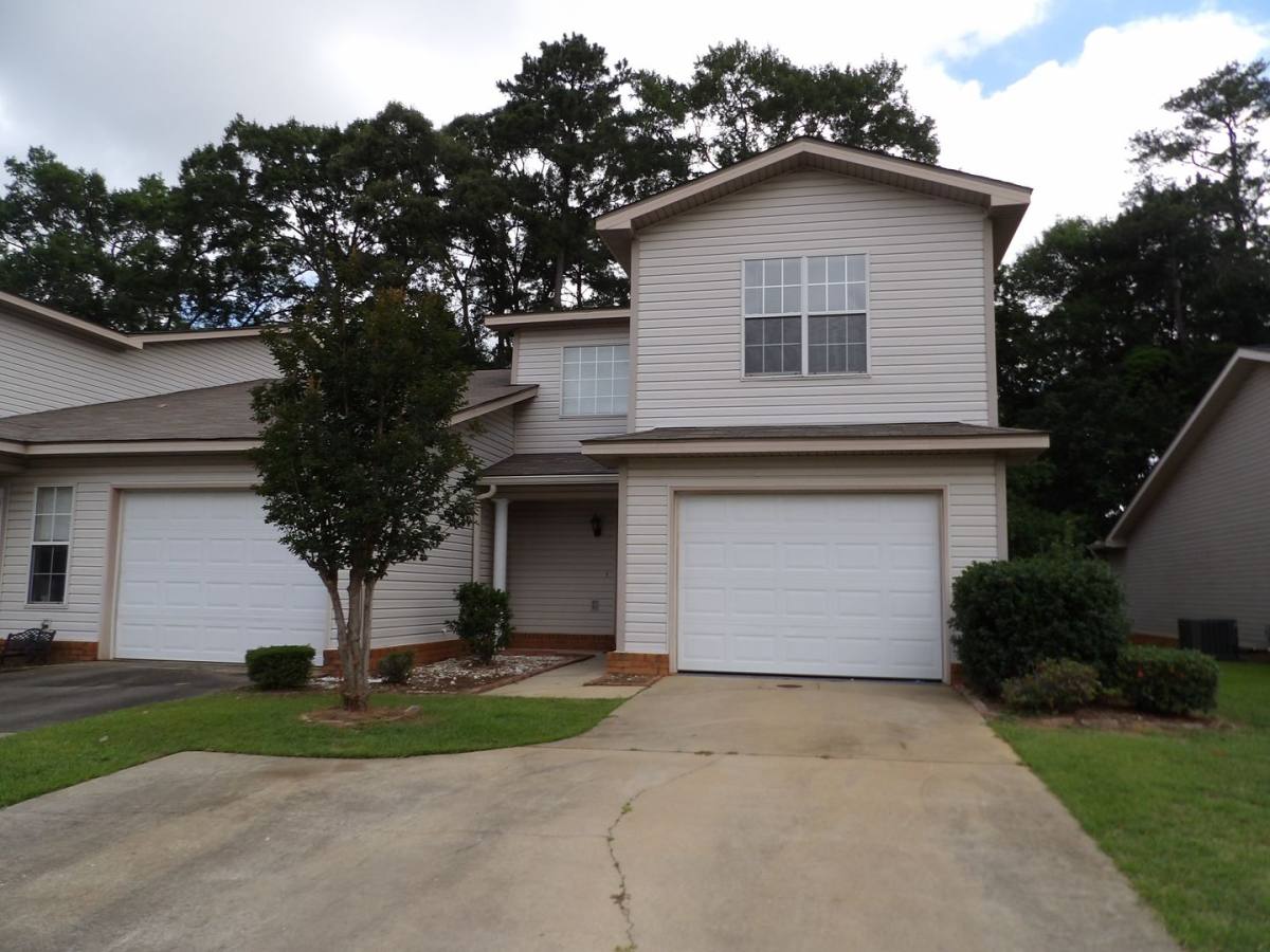 Townhouse for rent at 123 Creeke Lane, Enterprise, AL 36330