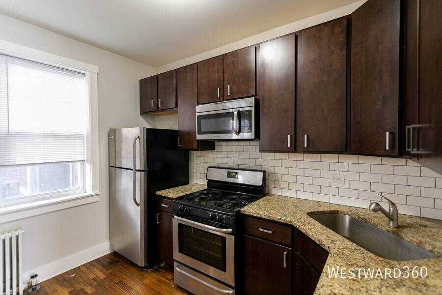 Condo for rent at 1662 W Farwell Ave 1N #1N, Chicago, IL 60626