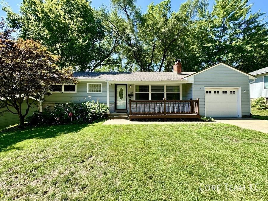 House for rent at 5607 W 78th Terrace, Prairie Village, KS 66208