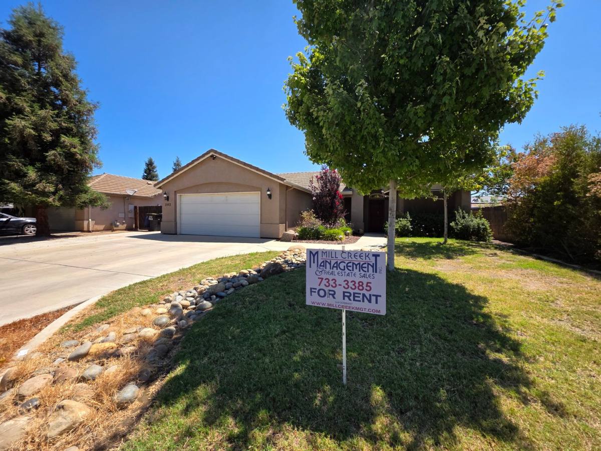 House for rent at 2502 N Zachary, Visalia, CA 93291