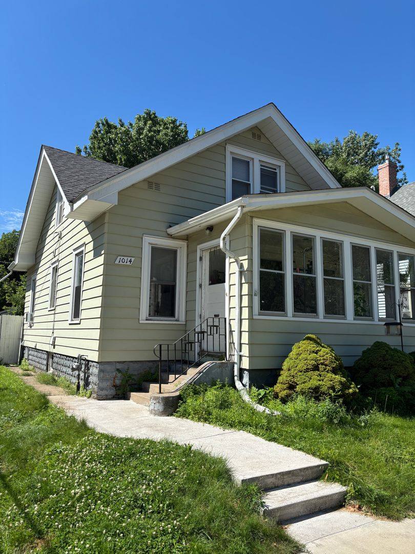 House for rent at 1014 20th Ave NE, Minneapolis, MN 55418