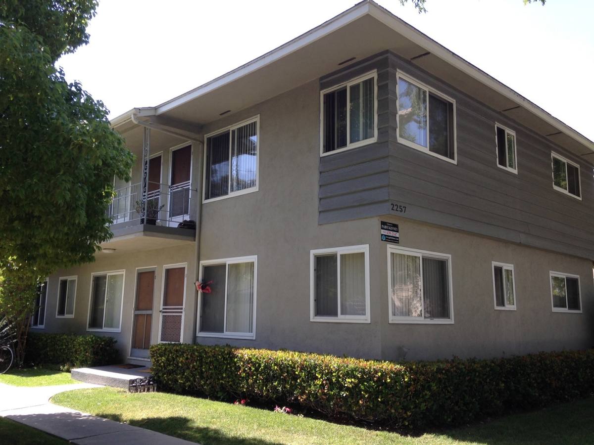Apartment for rent at 2257 San Anseline Ave, Long Beach, CA 90815