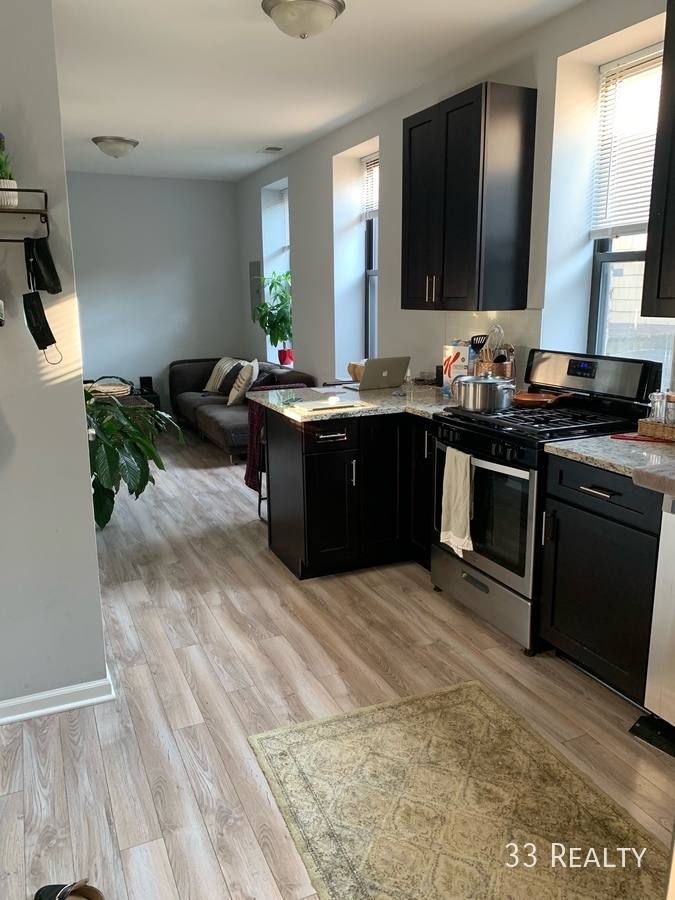 Apartment for rent at 1420 W Blackhawk St #2M, Chicago, IL 60642