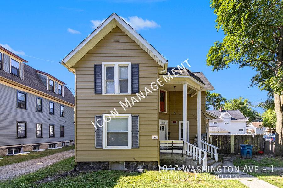Apartment for rent at 1010 Washington Ave #1, Kalamazoo, MI 49001