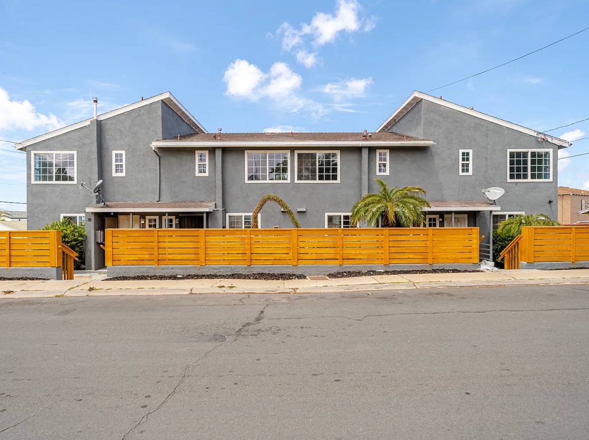 Apartment for rent at 2102 - 2108 Drescher St, San Diego, CA 92111