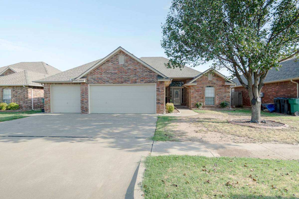 House for rent at 612 SW 160th St, Oklahoma City, OK 73170