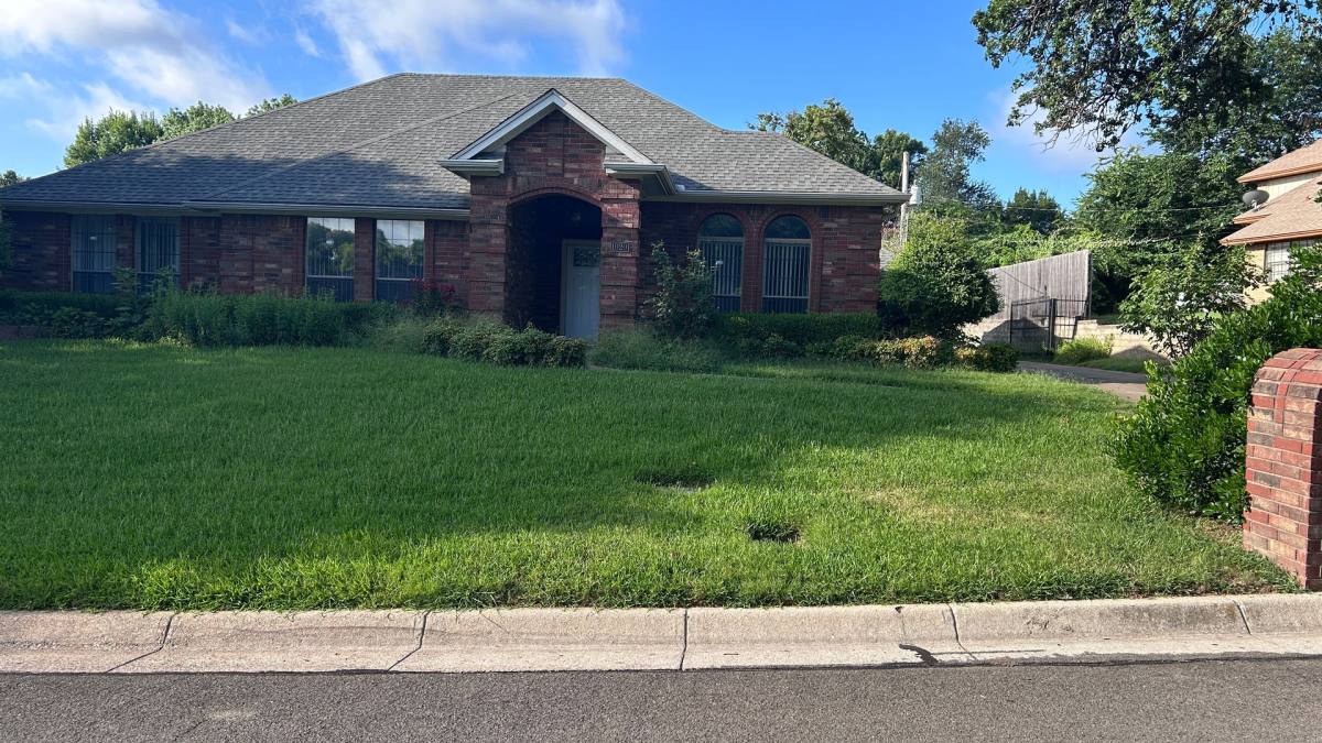 House for rent at 1020 Baldwin Dr, Arlington, TX 76012