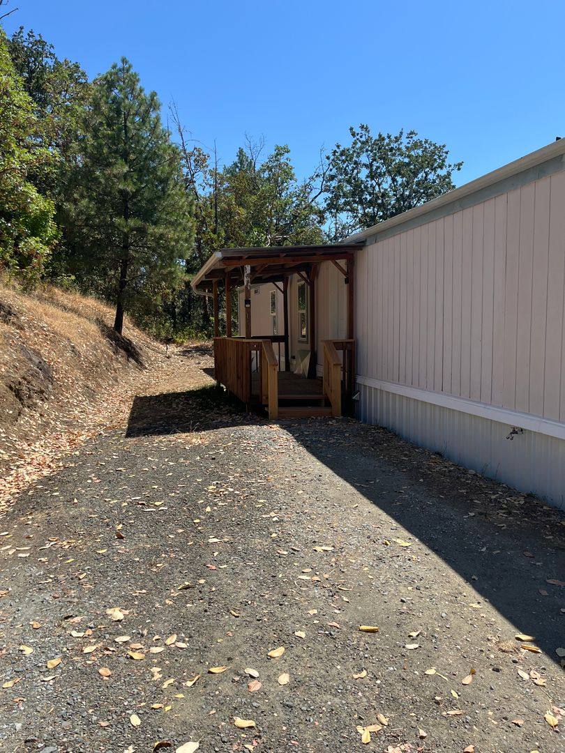 House for rent at 1267 Yokum Rd, Riddle, OR 97469