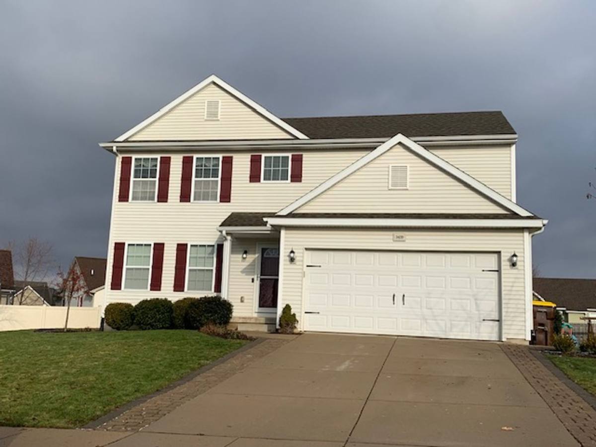 House for rent at 3439 Amber Oaks Dr, Howell, MI 48855