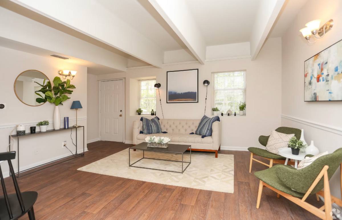Apartment for rent at 1620 Hollywood Rd, Atlanta, GA 30318