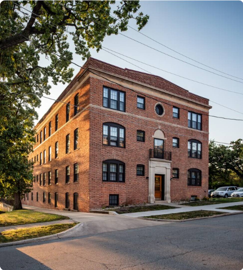 Apartment for rent at 511 29th St, Des Moines, IA 50312