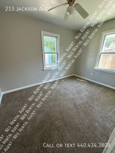 Apartment for rent at 213 Jackson Ave, Elyria, OH 44035