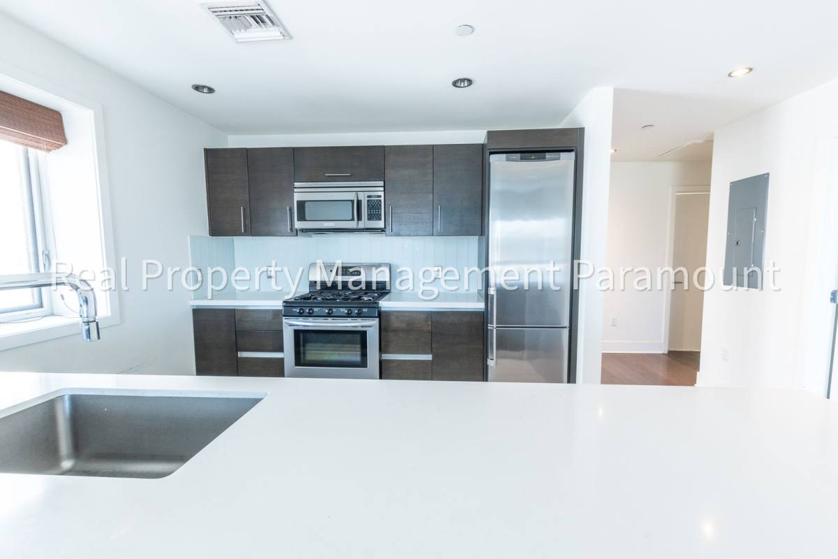 Apartment for rent at 1700 Sawtelle Blvd, Los Angeles, CA 90025
