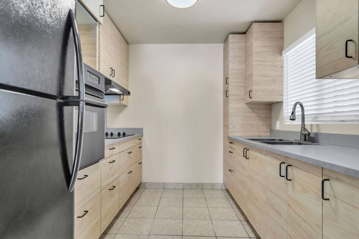 Apartment for rent at 425 Bonair St, La Jolla, CA 92037