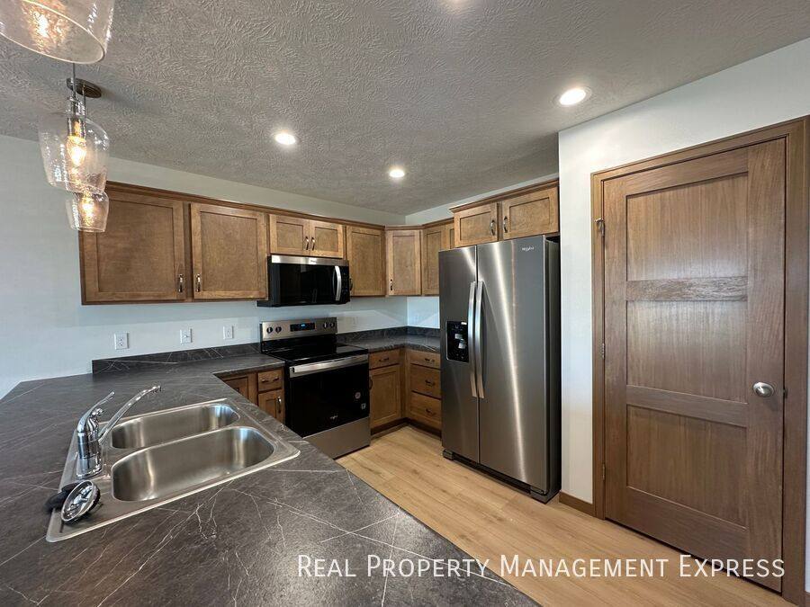 House for rent at 3402 S Heather Ave, Sioux Falls, SD 57106