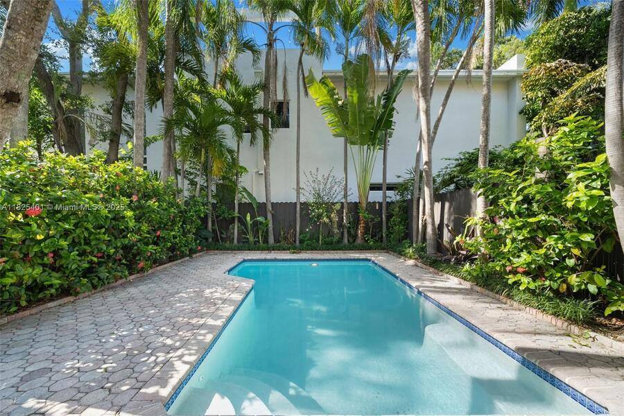 Townhouse for rent at 3143 Day Ave, Miami, FL 33133