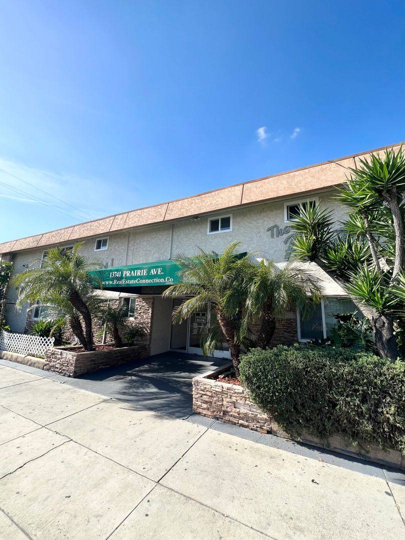 Apartment for rent at 13741 Prairie Ave, Hawthorne, CA 90250