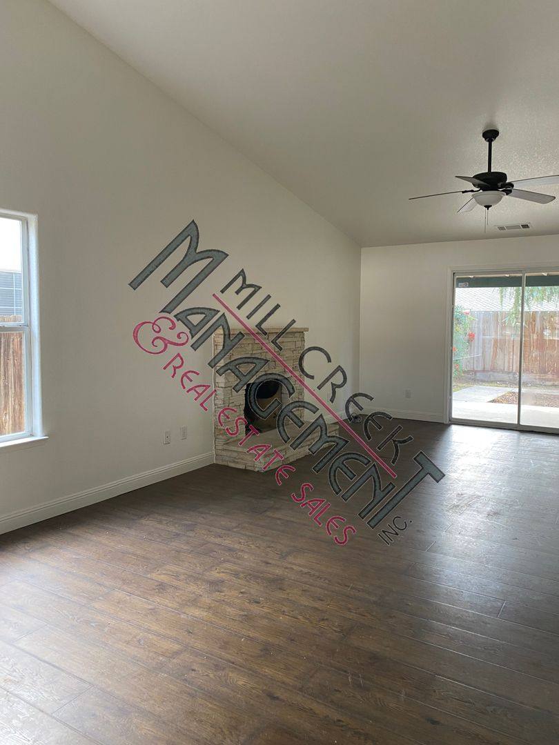 House for rent at 833 N Crumal, Visalia, CA 93292