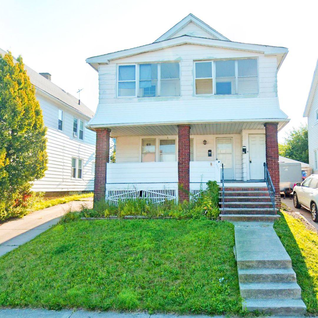 Apartment for rent at 4921 E, Cleveland, OH 44125