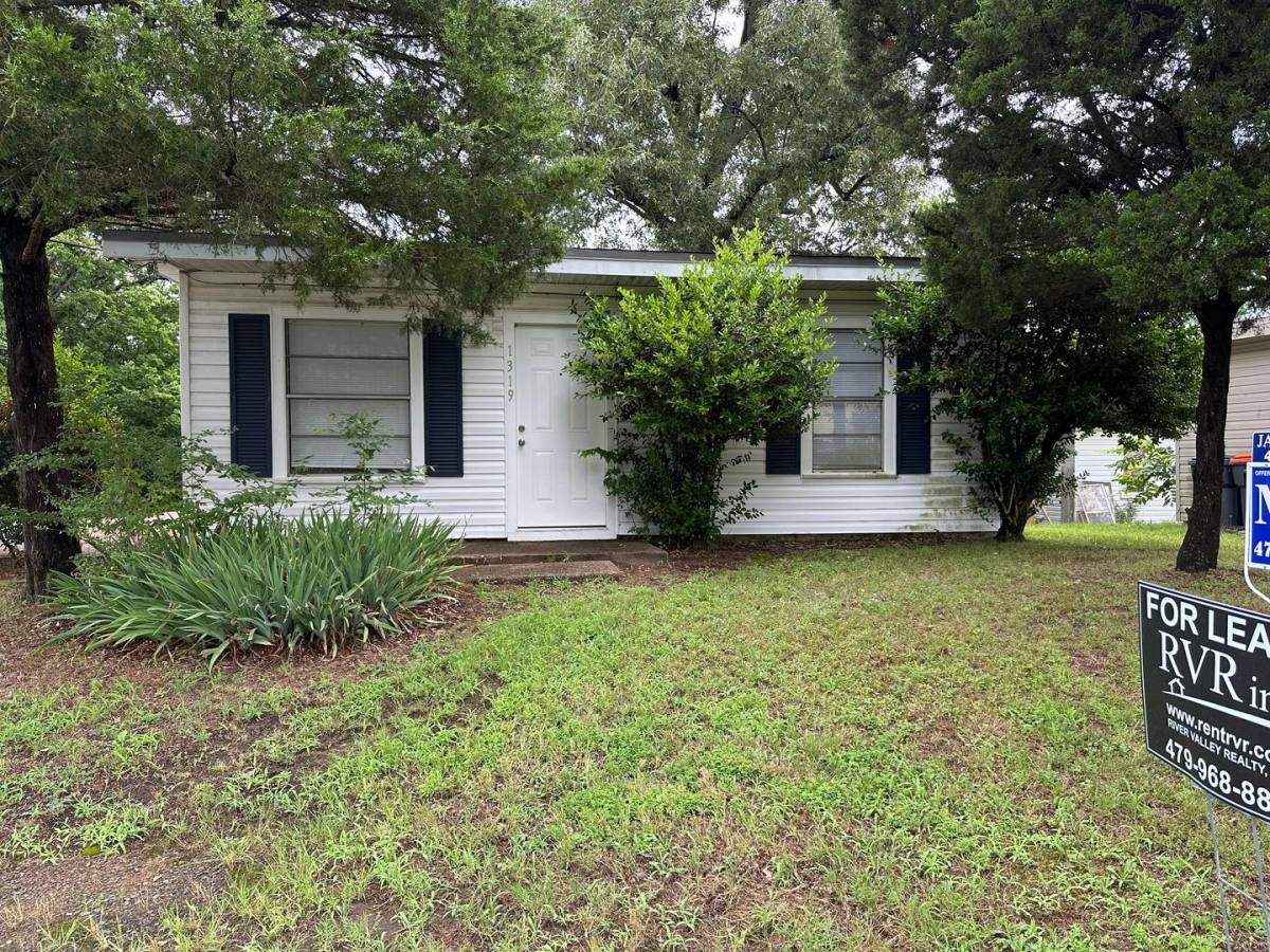 House for rent at 1319 S Houston, Russellville, AR 72801
