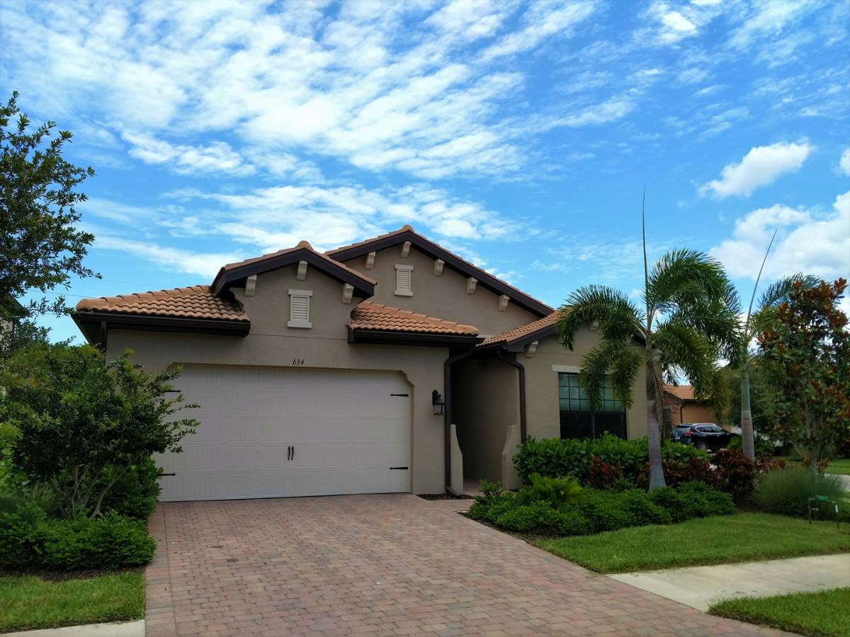 House for rent at 654 Resolute Lane, Nokomis, FL 34275