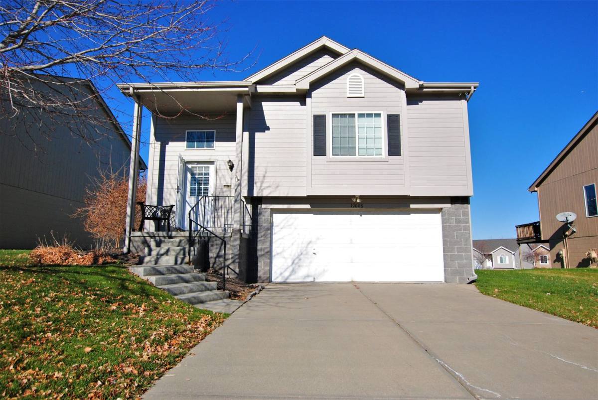 House for rent at 19006 N St, Omaha, NE 68135