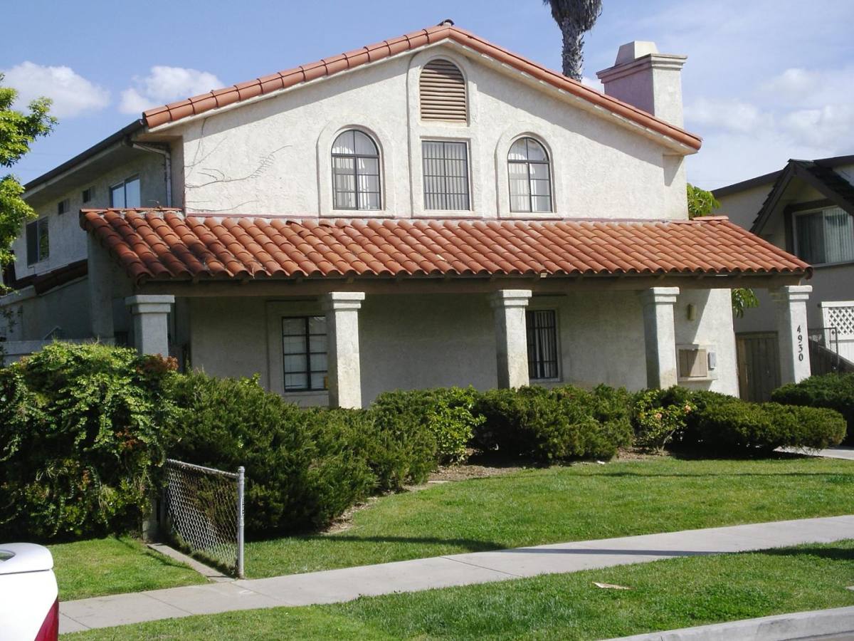 Apartment for rent at 4930 Santa Cruz Ave, San Diego, CA 92107