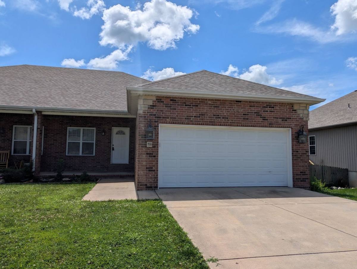 Apartment for rent at 600 & 602 E Daniels, Ozark, MO 65721