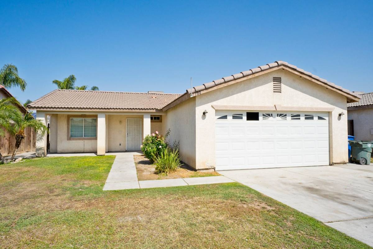 House for rent at 1300 Engelberg Dr, Bakersfield, CA 93307