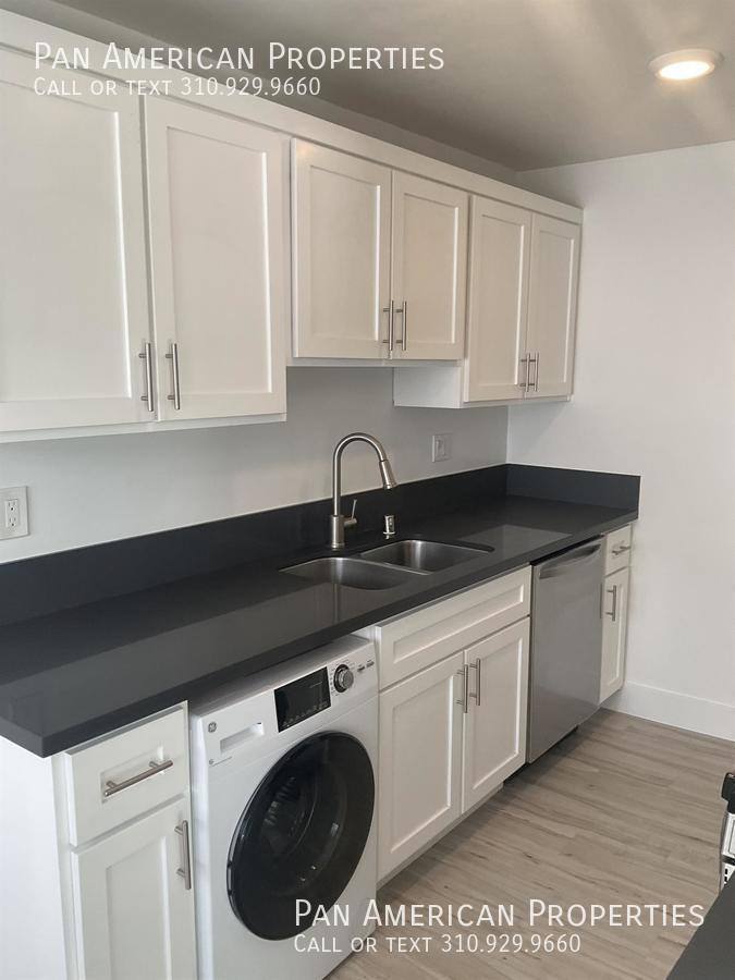 Apartment for rent at 5132 E Livingston Dr #2, Long Beach, CA 90803