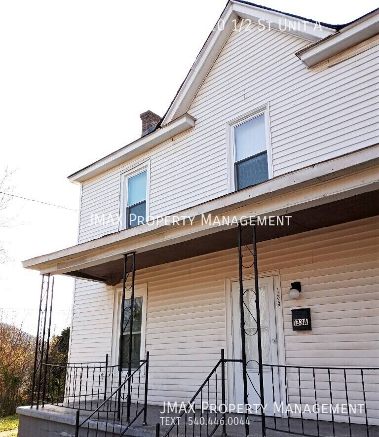 Apartment for rent at 133 10 1 2 St SE #A, Roanoke, VA 24013