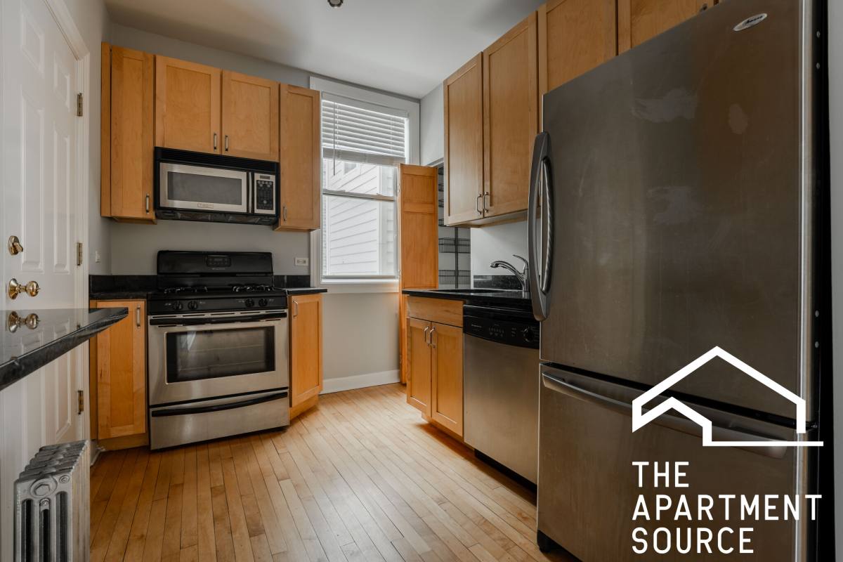 Apartment for rent at 1946 W Leland Ave #2, Chicago, IL 60640