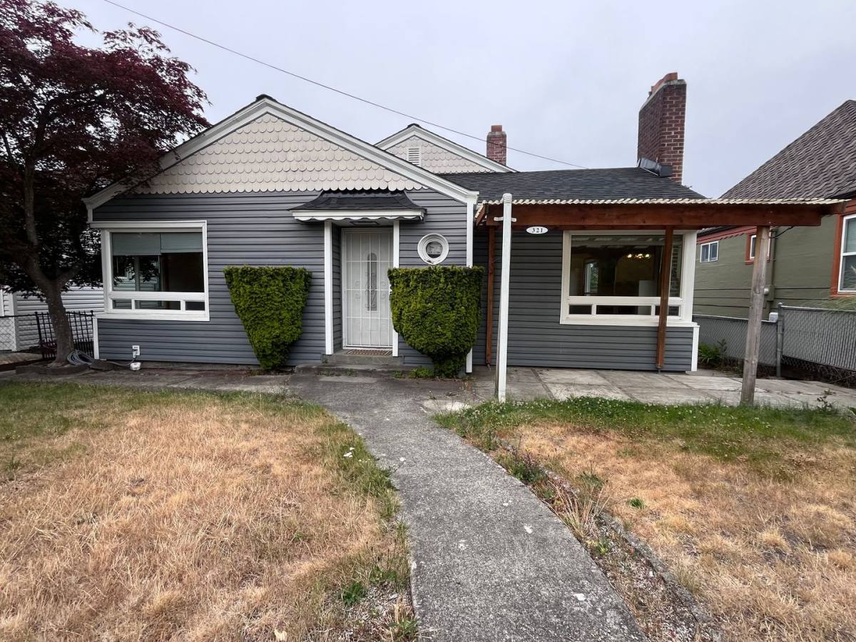 House for rent at 321 Olympic Ave, Bremerton, WA 98312