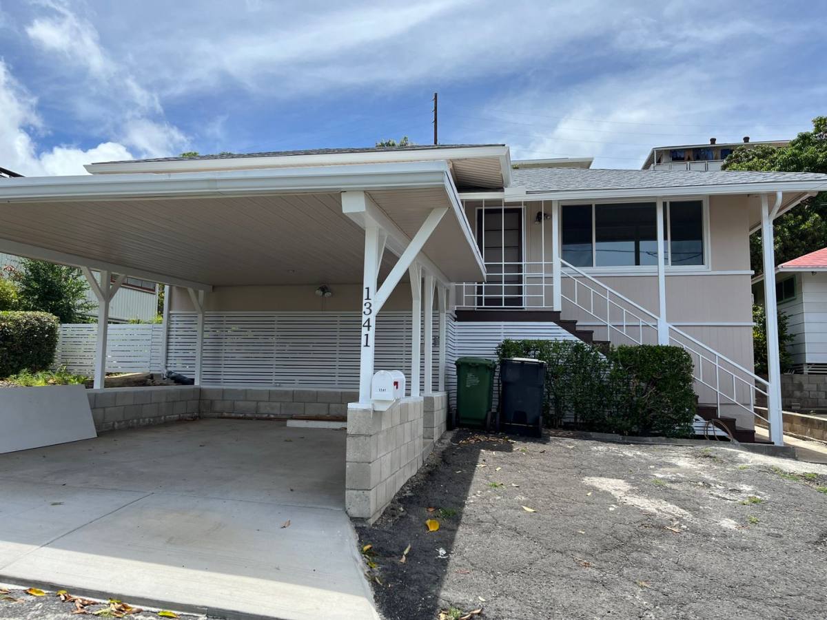 Apartment for rent at 1341 Ekaha Ave, Honolulu, HI 96816