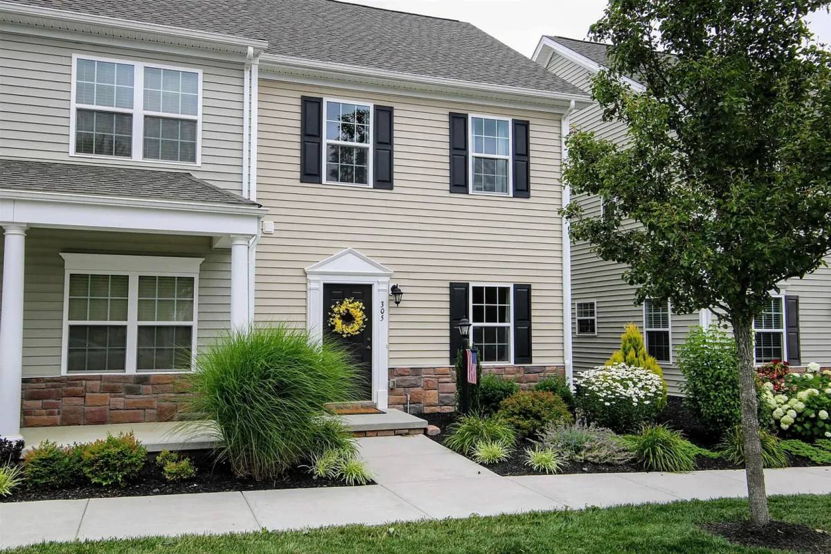 Townhouse for rent at 305 Phoenix Blvd, Christiansburg, VA 24073