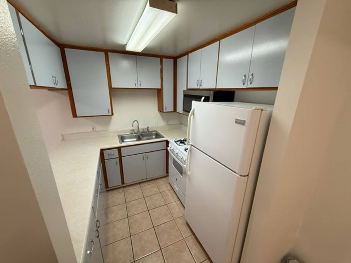 Apartment for rent at 1618 Schrader Blvd, Los Angeles, CA 90028