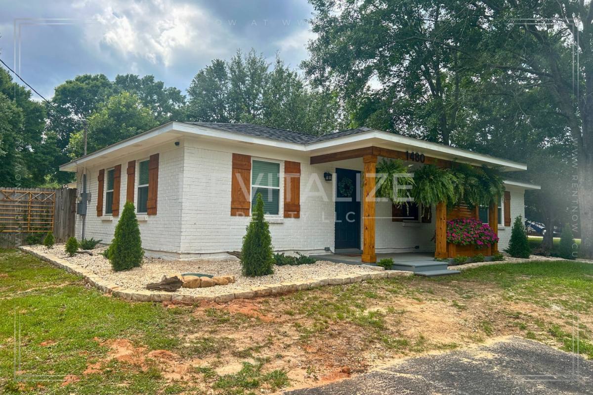 House for rent at 1480 Repoll Rd, Mobile, AL 36695