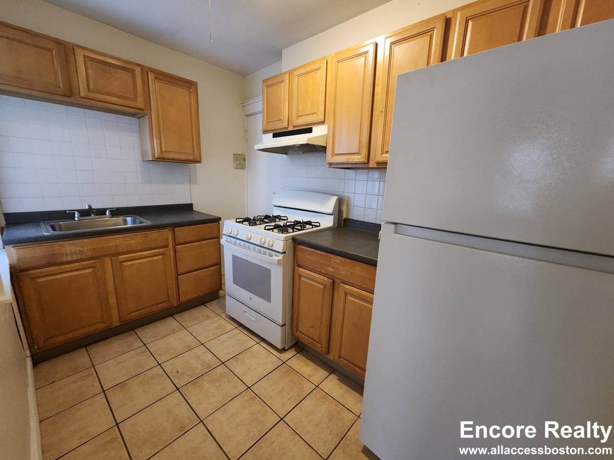 Apartment for rent at 248 Kelton St #4, Allston, MA 02134
