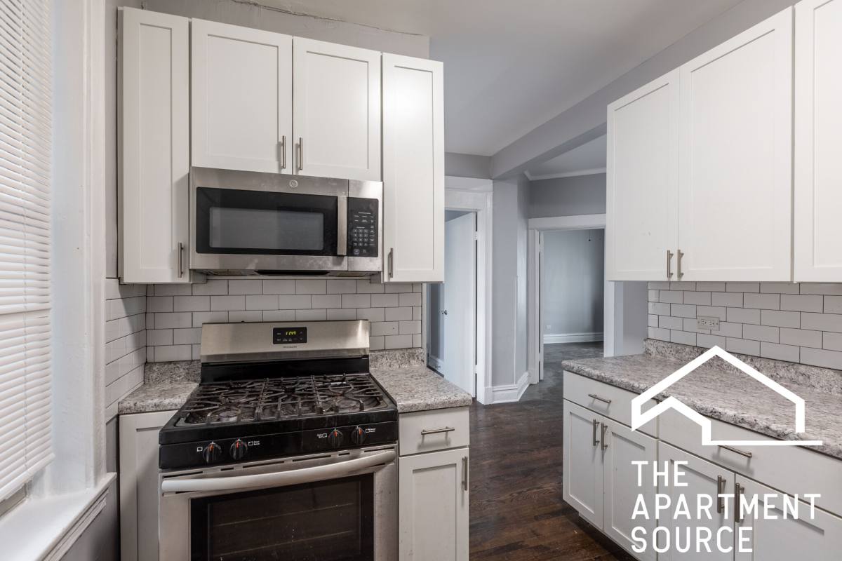 Apartment for rent at 1224 W Rosemont #1, Chicago, IL 60660