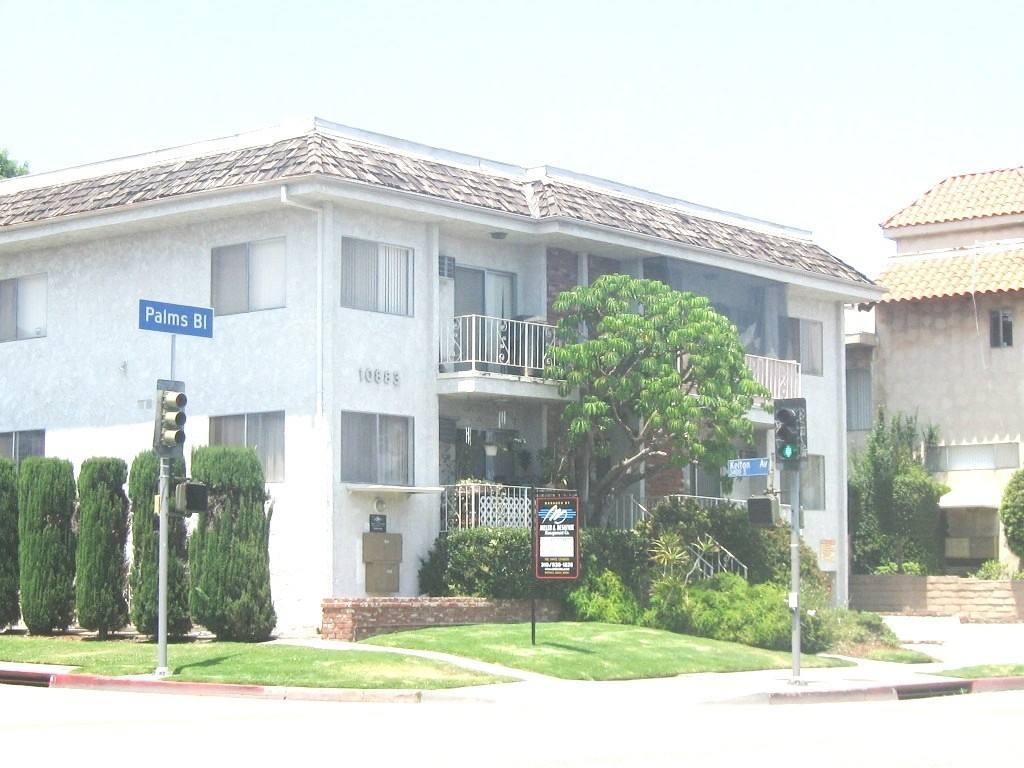 Apartment for rent at 10883 Palms Blvd, Los Angeles, CA 90034