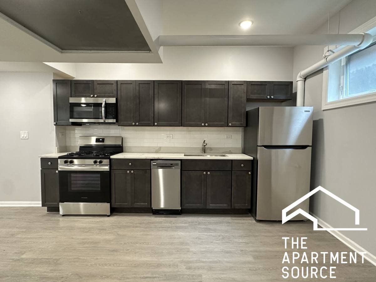 Apartment for rent at 2550 N Sawyer #1, Chicago, IL 60647