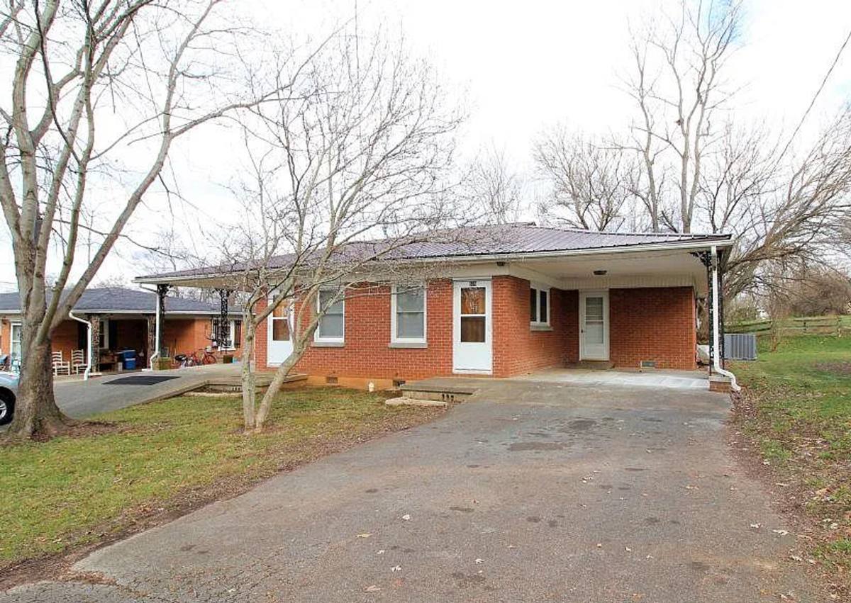 Apartment for rent at 607 Owen St, Cave City, KY 42127